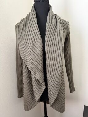 Tom Gutie 100% baby alpaca Cozy Open-Front Ribbed Cardigan Sweater in sage green